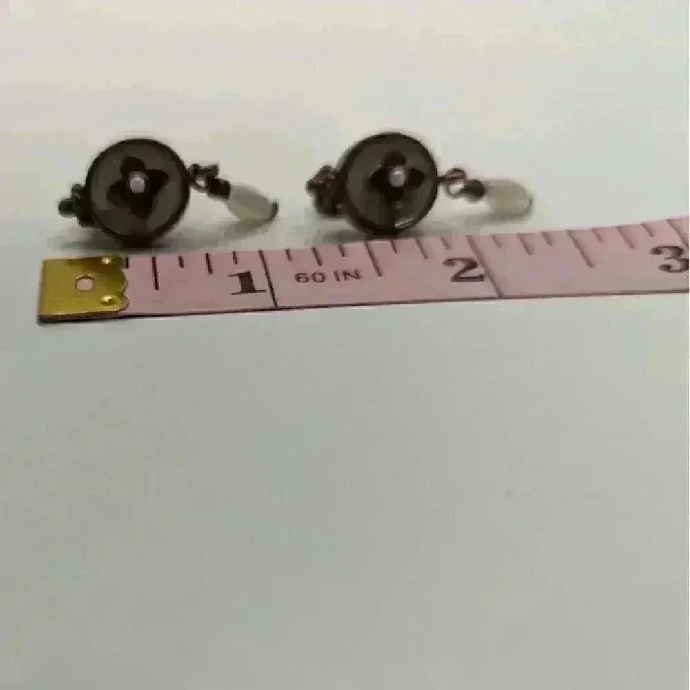 Nina Ricci for AVON Vintage Cream Brass Enamel Clip-on Earrings Women Jewelry NR